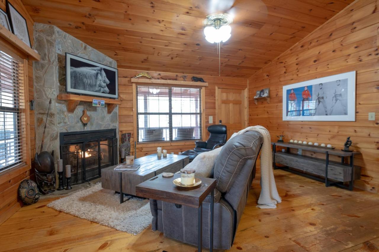 Three Dog Night - Pet-Friendly Cabin With Hot Tub Villa Блу Ридж Екстериор снимка